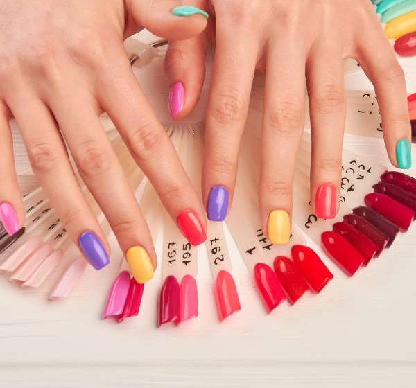  Sanatatea unghiilor tale: Cat de sigure sunt unghiile cu gel si oja semipermanenta?